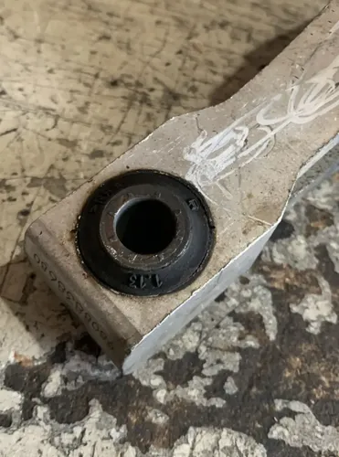 Coxim Inferior Motor Peugeot 3008 1.6 Thp 2019