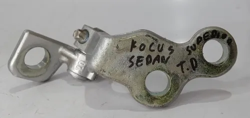 Dobradiça Superior Traseira Direita Focus 2000 - 2008