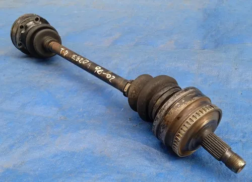 Semi Eixo Traseiro Direito Mercedes E320 1996 - 2002 Detalhe