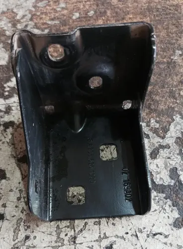 Angulo De Fixação Lado Esquerdo Mercedes C180 C300 2015 Angulo De Fixação Lado Esquerdo Mercedes C180 C300 2015