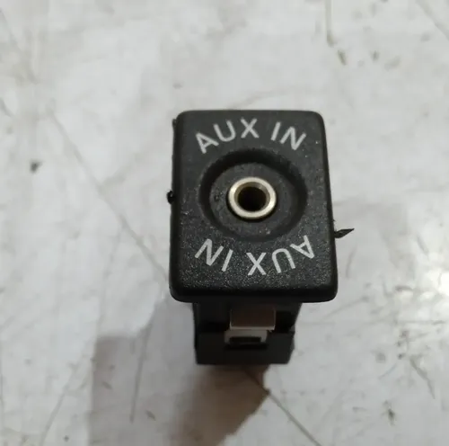 Tomada Conector Auxiliar Aux Tiguan 2009 - 2012
