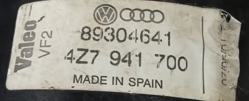 Farol De Milha Direito Audi A6 2000 - 2005 / Avaria