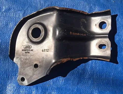 Suporte Auxiliar Chassi Esquerdo Freelander 2 2008 - 2014