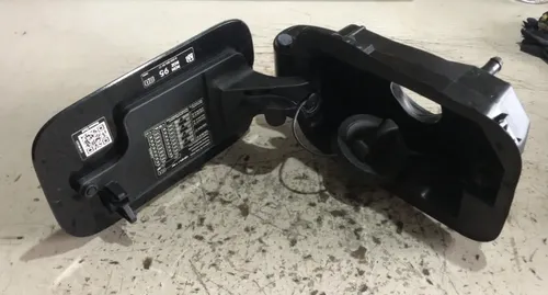 Portinhola Do Tanque Mercedes Benz E250 2014 Traseira Preto