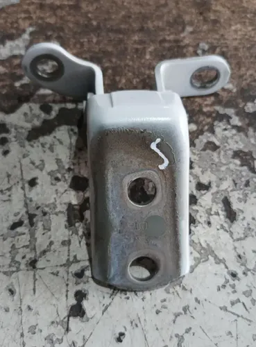 Dobradiça Da Porta Traseira Esquerdo Superior Corolla 2017