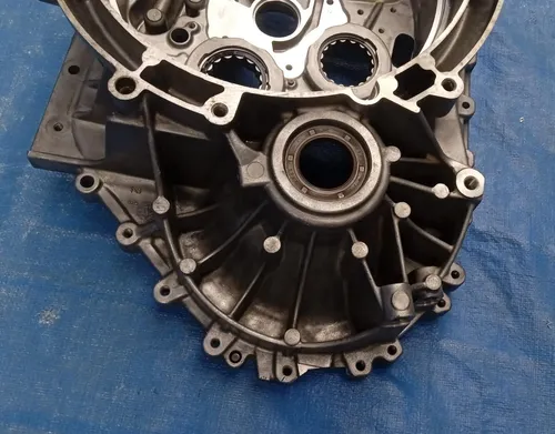 Capa Seca Traseira Câmbio Volvo Xc60 T5 2.0 2012