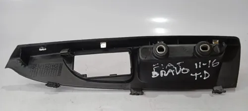 Moldura Porta Traseiro Direito Fiat Bravo 2013 2014