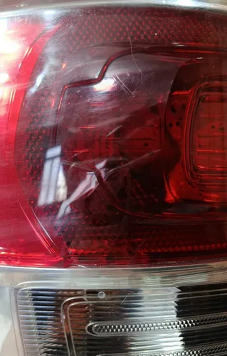 Lanterna Esquerda Spin 2013 - 2019 Detalhe Esquerdo/motorista Vermelho