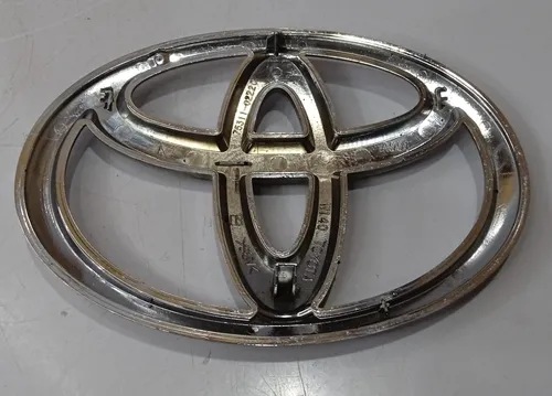 Emblema Grade Dianteira Toyota Corolla 2.0 2016 / Avaria