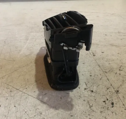 Difusor Ar Condicionado Central Esquerdo Veloster 2012 - 16