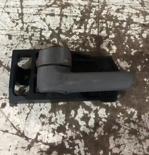 Maçaneta Interna Diant Esquerda Rav4 2001 - 2005  Dianteira