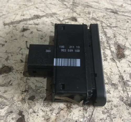 Botao Pisca Alerta Passat B7 2011 - 2015 Preto