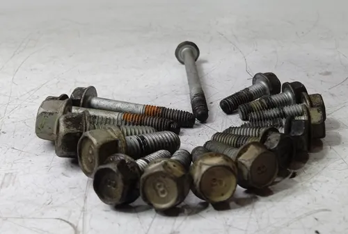 Kit Parafuso Tampa Frontal Motor Cerato 1.6 2014 - 2019 Preto