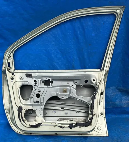 Porta Dianteira Direita Renault Scenic 2001 A 2009 Dianteira Direita Prateado