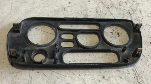 Moldura Do Painel Mitsubishi Colt 1996 - 2003 / Mr189245 Moldura Do Painel Mitsubishi Colt 1996 - 2003 / Mr189245