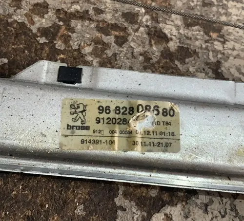 Máquina Vidro Traseira Direita Peugeot 3008 2012 - 2015