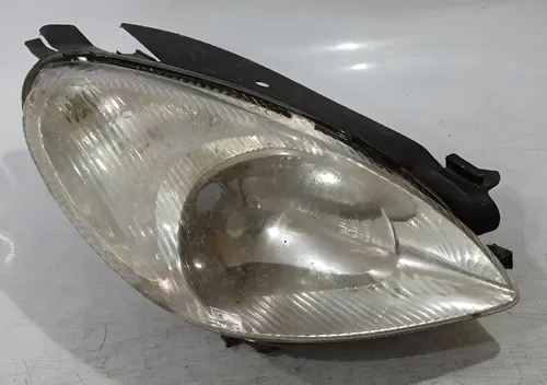 Farol Direito Xsara Picasso 2001 - 2007 / Detalhe Direito