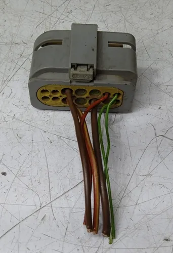 Conector Chicote Mercedes C300 2018 / A0525456026