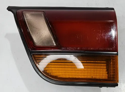 Lanterna Direita Tampa Traseira Mitsubishi Diamante 1992 Direito/passageiro Vermelho Lanterna Direita Tampa Traseira Mitsubishi Diamante 1992 Direito/passageiro Vermelho