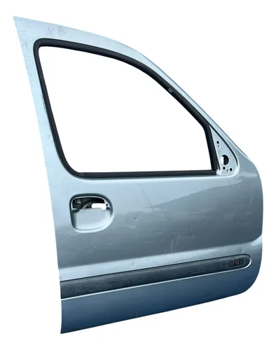 Porta Dianteira Direita Renault Kangoo 2005 A 2012 Detalhe Dianteira Direita Prateado