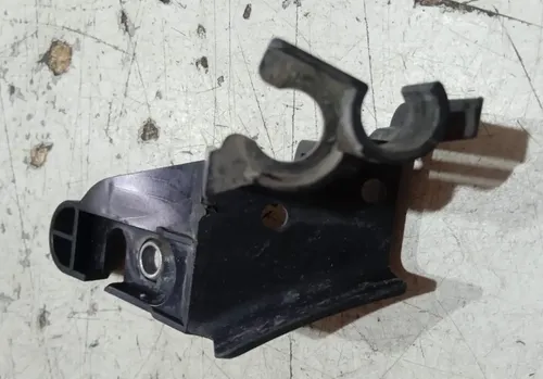 Suporte Fixação Sensor Roda Diant Mercedes 1.6 Gla 200 2015