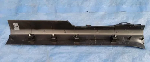 Soleira Porta Dianteira Direita Gm Omega 2008 - 2012 Preto