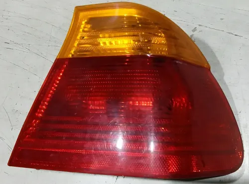 Lanterna Direita Bmw 320 E46 1998 - 2002 8364922 Direito Vermelho