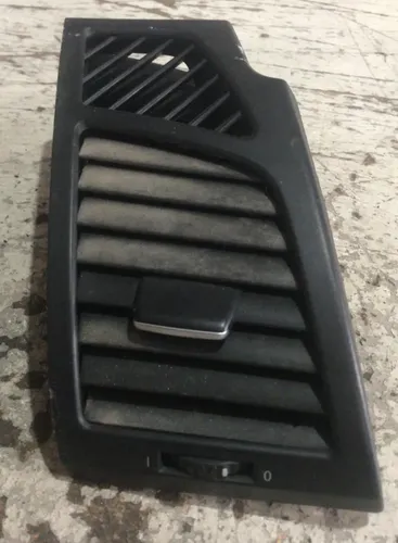 Difusor Ar Condicionado Lateral Direito Bmw 118i 2010