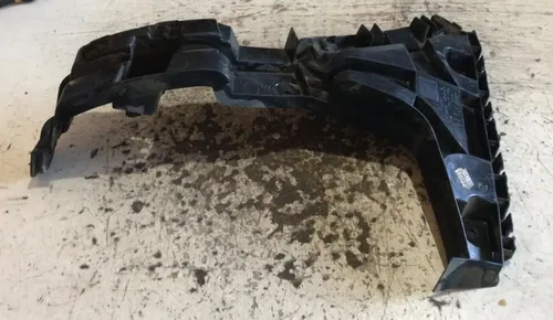 Suporte Parachoque Traseiro Esquerdo Audi Q3 2015