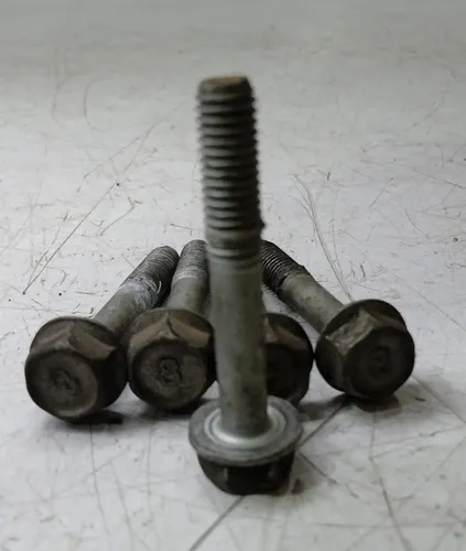 Kit Parafuso Bomba Água Cerato 1.6 2014 - 2019