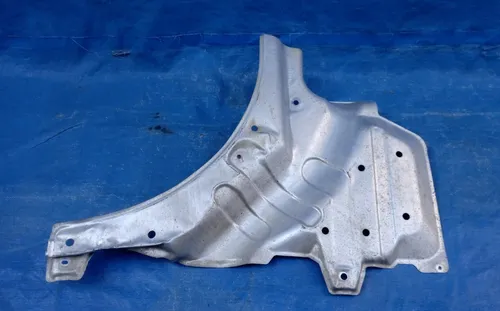 Defletor Calor Tanque Combustível Corolla 2015 - 2019 Prateado