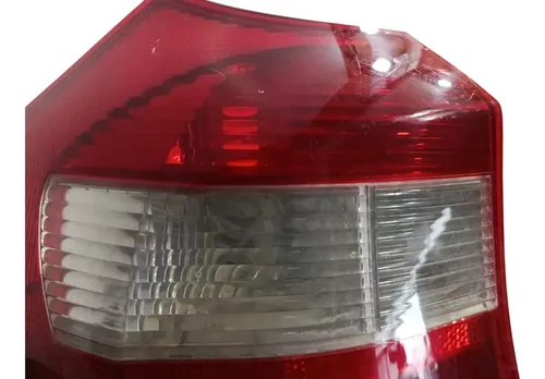 Lanterna Esquerda Bmw 118i 120i 2004 2011 Detalhe Esquerdo/motorista Vermelho
