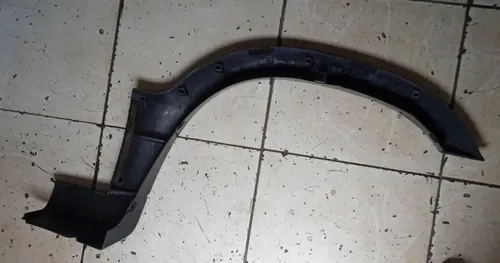 Moldura Paralama Dianteira Esquerda Tracker Vitara 2005