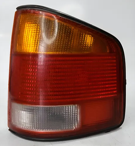 Lanterna Direita S10 1995 1996 1997 1998 2000 Direito/passageiro Vermelho