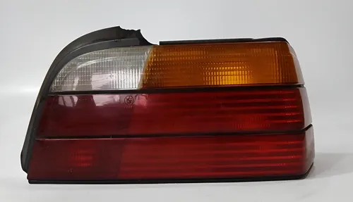 Lanterna Direita Bmw 323 325 328 1996 Direito/passageiro Vermelho