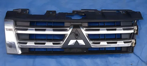 Grade Dianteira Pajero Full 2014 / Avaria Preto Fosco