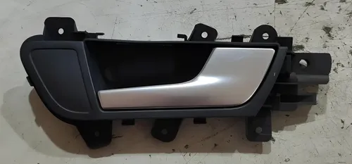 Maçaneta Interna Traseira Direita Audi A4 2008 - 2015 Traseira
