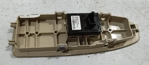 Comando De Vidro Dianteiro Direito Bmw 135 2015